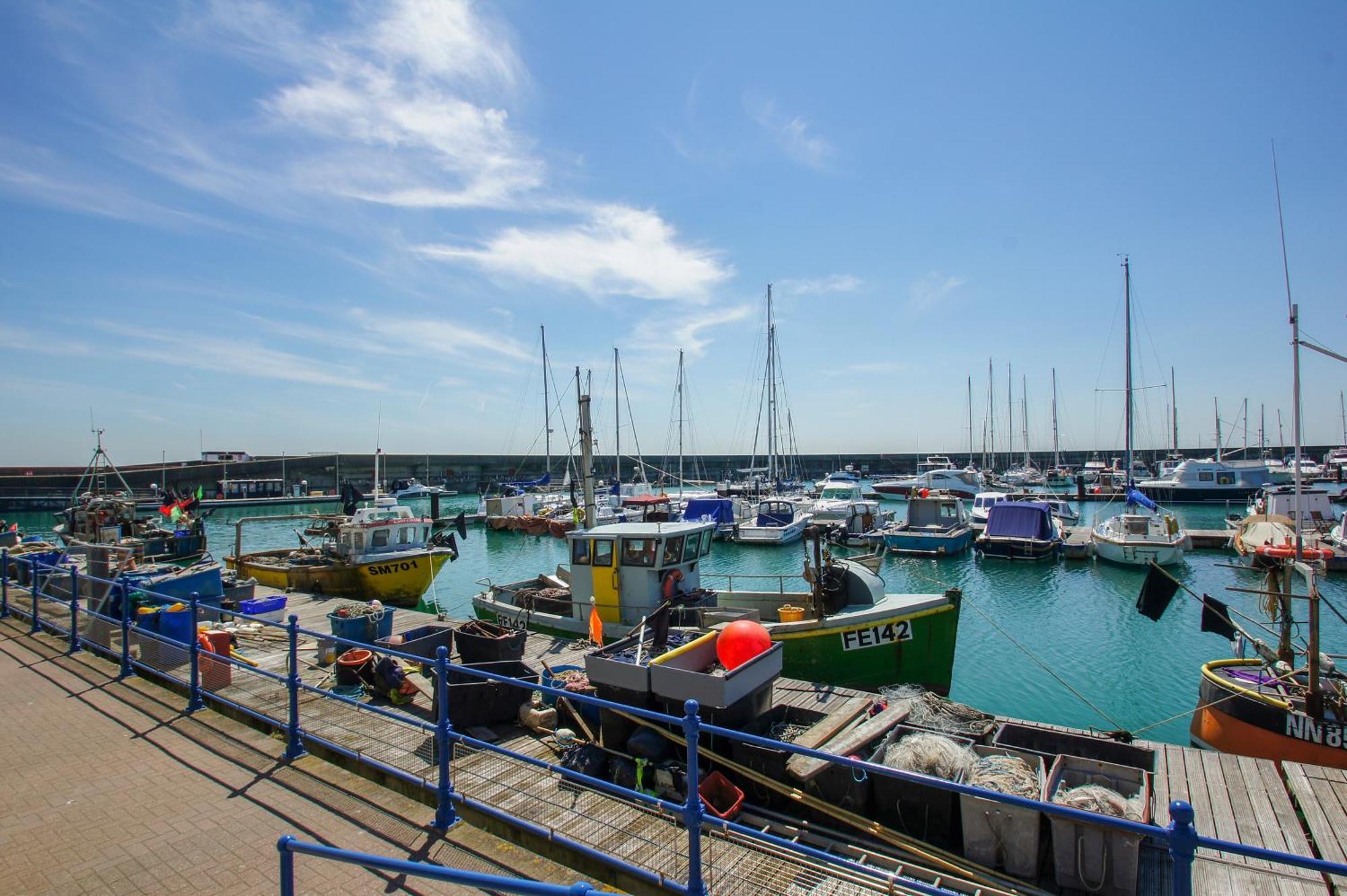Marina - Parking - By Lets * Brighton